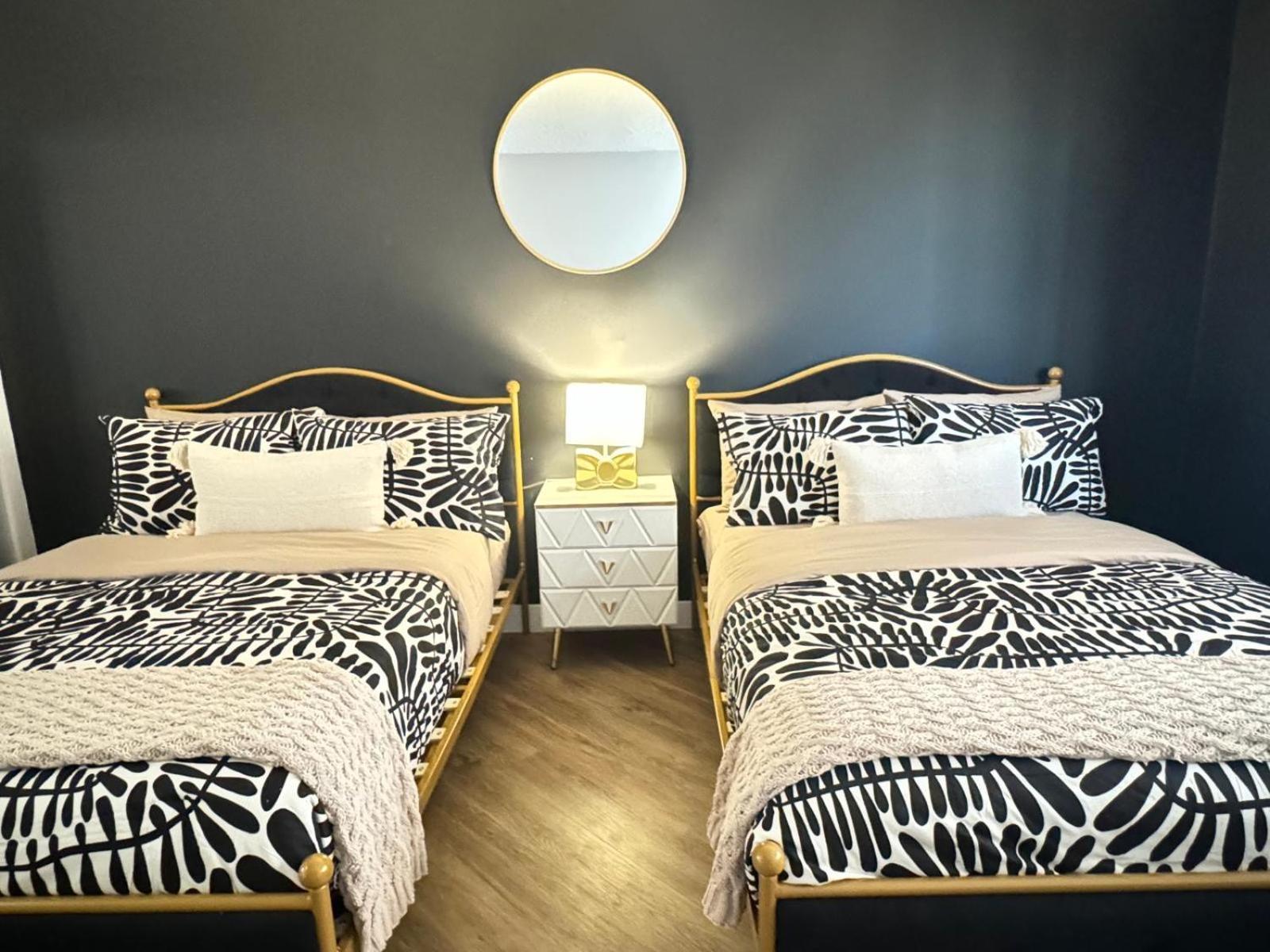 Incredible Two Bedroom Hollywood Free Parking Appartement *